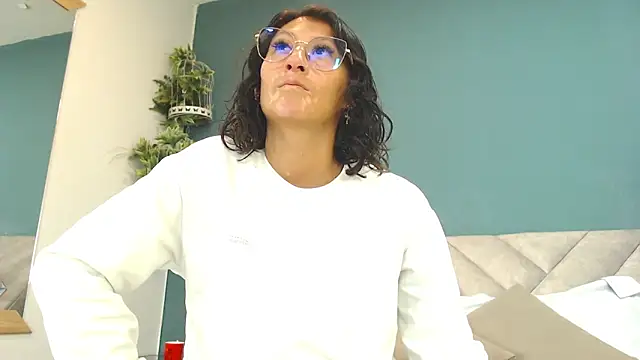 SharisWillian online show from 05/20/26, 03:34