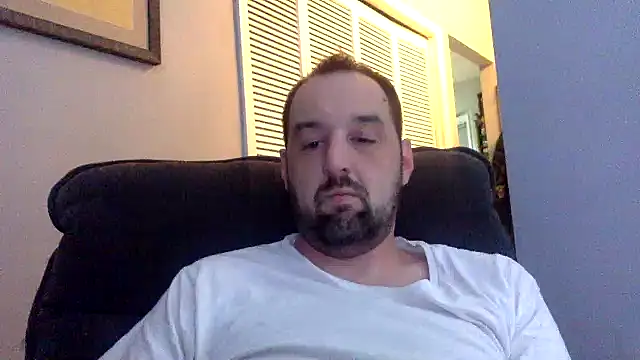 Snapshot of Kink_Master_Daddy chatting on 11/06/25, 02:45 Kink Master Daddy online show from 11/06/25, 02:45