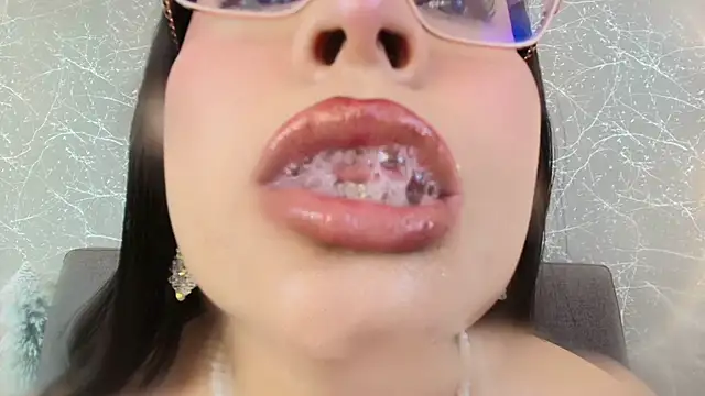 mia roux13 online show from 01/01/25, 06:49