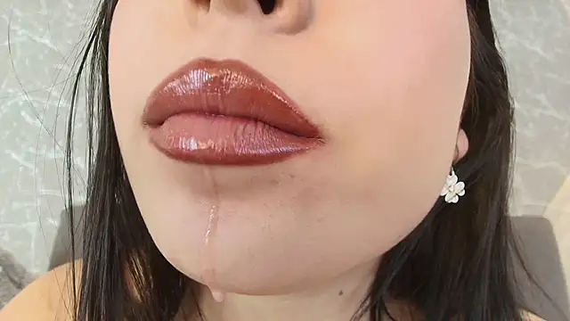 mia roux13 online show from 01/06/25, 10:26