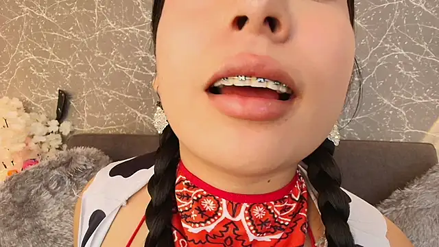 mia roux13 online show from 02/07/25, 06:56