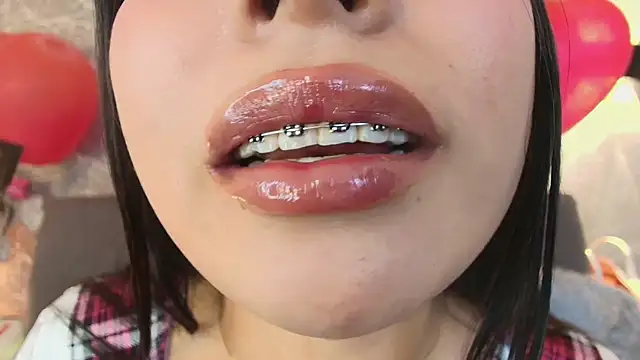 mia roux13 online show from 02/17/25, 10:36