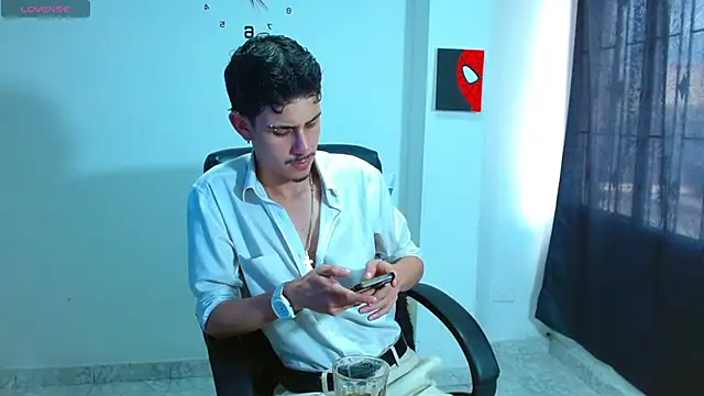 Snapshot of Bastiaan_28 chatting on 09/20/25, 06:53 Bastiaan 28 online show from 09/20/25, 06:53