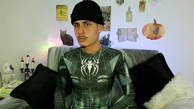 Snapshot of Bastiaan_28 chatting on 10/18/25, 03:31 Bastiaan 28 online show from 10/18/25, 03:31