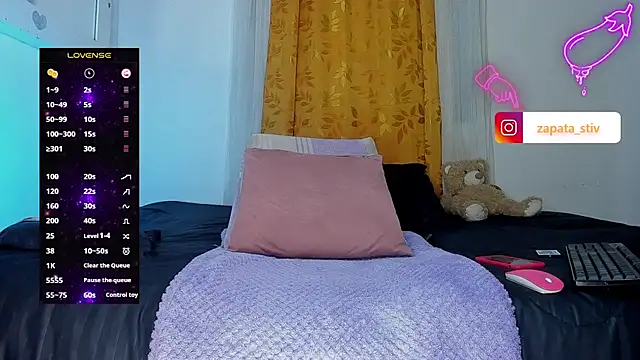 Snapshot of estiben_05 chatting on 11/13/25, 03:55 estiben 05 online show from 11/13/25, 03:55