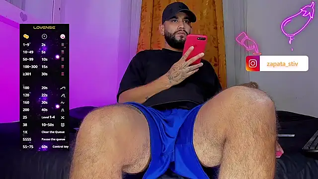 Snapshot of estiben_05 chatting on 11/25/25, 02:39 estiben 05 online show from 11/25/25, 02:39