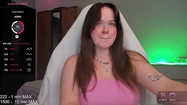 Snapshot of HANNA_MONTANAS chatting on 11/30/25, 12:53 HANNA MONTANAS online show from 11/30/25, 12:53