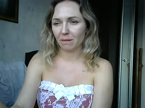 AngelinaLove28 online show from 02/06/25, 02:04