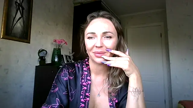 Snapshot of AngelinaLove28 chatting on 09/15/25, 06:46 AngelinaLove28 online show from 09/15/25, 06:46