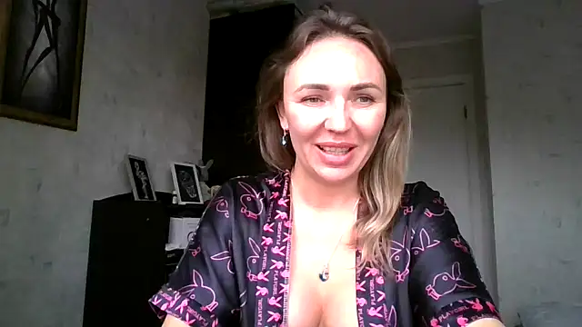 Snapshot of AngelinaLove28 chatting on 09/28/25, 06:41 AngelinaLove28 online show from 09/28/25, 06:41