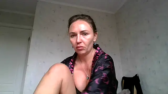 Snapshot of AngelinaLove28 chatting on 10/05/25, 08:23 AngelinaLove28 online show from 10/05/25, 08:23