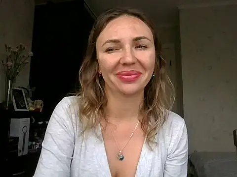 Snapshot of AngelinaLove28 chatting on 10/12/25, 07:29 AngelinaLove28 online show from 10/12/25, 07:29