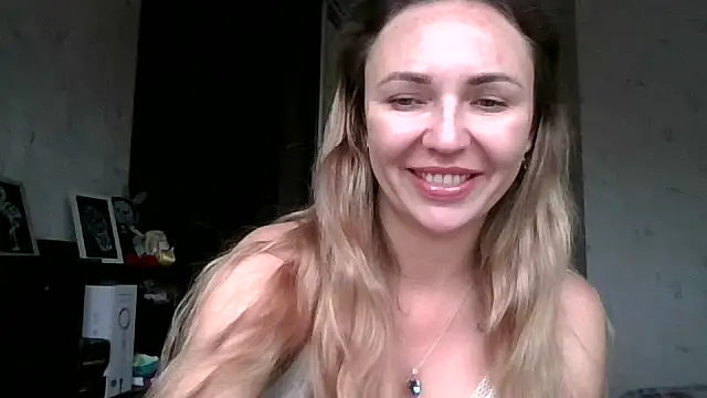 Snapshot of AngelinaLove28 chatting on 10/26/25, 07:36 AngelinaLove28 online show from 10/26/25, 07:36