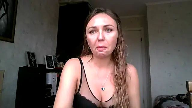 Snapshot of AngelinaLove28 chatting on 10/29/25, 06:48 AngelinaLove28 online show from 10/29/25, 06:48