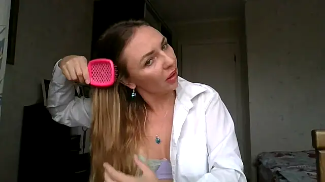 Snapshot of AngelinaLove28 chatting on 11/04/25, 07:51 AngelinaLove28 online show from 11/04/25, 07:51