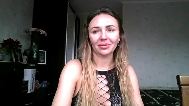 Snapshot of AngelinaLove28 chatting on 12/20/25, 08:21 AngelinaLove28 online show from 12/20/25, 08:21