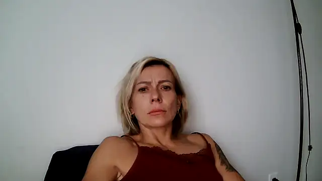 Snapshot of anechka1 chatting on 10/13/25, 12:16 anechka1 online show from 10/13/25, 12:16