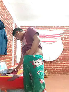 Snapshot of Cris_ale1218 chatting on 11/06/25, 04:57 Cris ale1218 online show from 11/06/25, 04:57