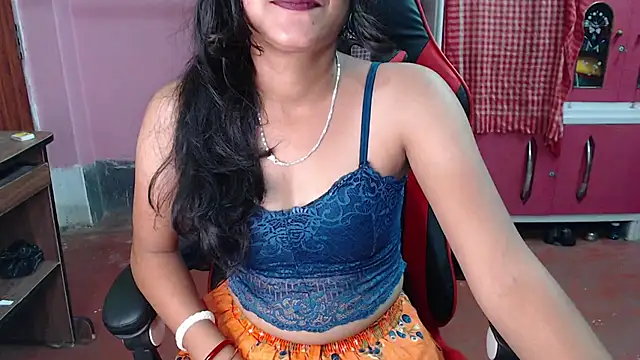 Snapshot of Angel_Alison_ chatting on 02/21/25, 09:43 Angel Alison  online show from 02/21/25, 09:43