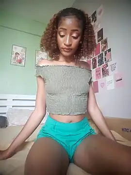 Snapshot of GoddessVee chatting on 11/02/25, 08:39 GoddessVee online show from 11/02/25, 08:39