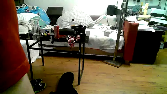 0815lukas2024 online show from 10/19/25, 02:12