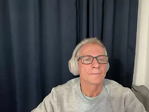 Snapshot of Alexwawapl chatting on 12/21/25, 08:16 Alexwawapl online show from 12/21/25, 08:16