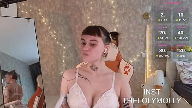 LolyMolli online show from 10/16/25, 10:05