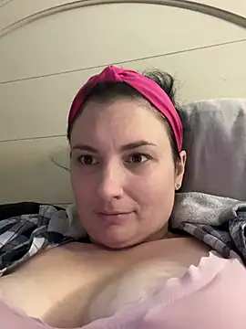 Snapshot of MilfyMrsRobinson chatting on 01/22/25, 12:27 MilfyMrsRobinson online show from 01/22/25, 12:27