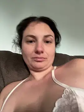 Snapshot of MilfyMrsRobinson chatting on 02/03/25, 03:27 MilfyMrsRobinson online show from 02/03/25, 03:27