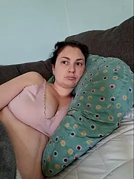 Snapshot of MilfyMrsRobinson chatting on 02/04/25, 03:26 MilfyMrsRobinson online show from 02/04/25, 03:26