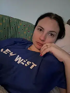Snapshot of MilfyMrsRobinson chatting on 02/06/25, 01:38 MilfyMrsRobinson online show from 02/06/25, 01:38