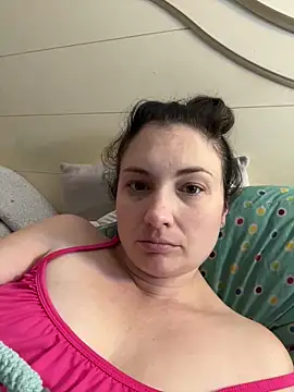 Snapshot of MilfyMrsRobinson chatting on 02/08/25, 12:17 MilfyMrsRobinson online show from 02/08/25, 12:17