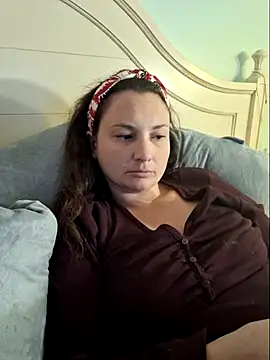 Snapshot of MilfyMrsRobinson chatting on 03/07/25, 09:48 MilfyMrsRobinson online show from 03/07/25, 09:48