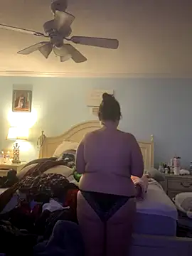 Snapshot of MilfyMrsRobinson chatting on 09/11/25, 12:22 MilfyMrsRobinson online show from 09/11/25, 12:22