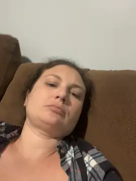 Snapshot of MilfyMrsRobinson chatting on 10/18/25, 03:09 MilfyMrsRobinson online show from 10/18/25, 03:09