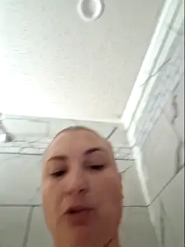 MilfyMrsRobinson online show from 05/08/26, 12:43