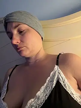 MilfyMrsRobinson online show from 05/26/26, 10:17