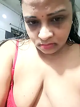 Snapshot of Love_Jenny chatting on 01/01/25, 08:45 Love Jenny online show from 01/01/25, 08:45