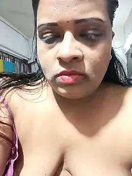 Snapshot of Love_Jenny chatting on 01/05/25, 06:46 Love Jenny online show from 01/05/25, 06:46