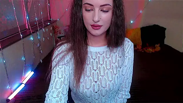 Snapshot of LizaSenri chatting on 11/18/25, 08:19 LizaSenri online show from 11/18/25, 08:19