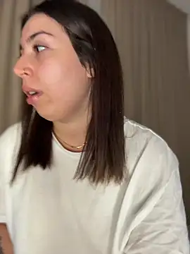 Snapshot of KimArts chatting on 11/21/25, 08:18 KimArts online show from 11/21/25, 08:18