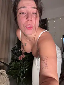 Snapshot of KimArts chatting on 12/13/25, 07:53 KimArts online show from 12/13/25, 07:53