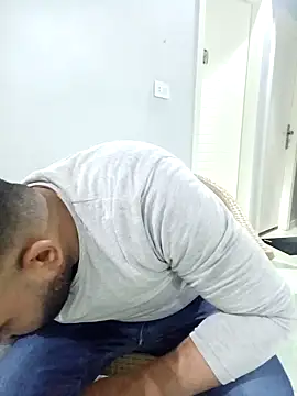 Snapshot of ListedLoin chatting on 03/04/25, 10:24 ListedLoin online show from 03/04/25, 10:24