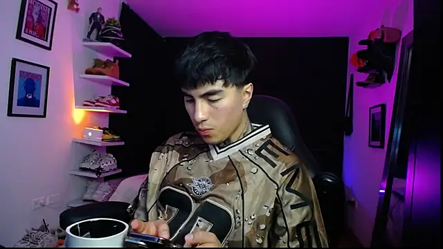 Snapshot of jung_dragon chatting on 09/26/25, 04:16 jung dragon online show from 09/26/25, 04:16