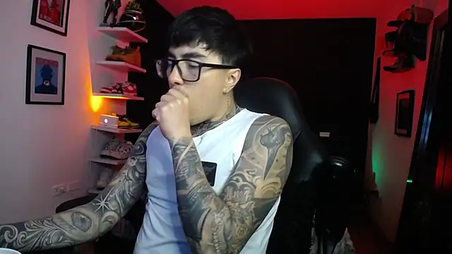 Snapshot of jung_dragon chatting on 10/16/25, 01:39 jung dragon online show from 10/16/25, 01:39