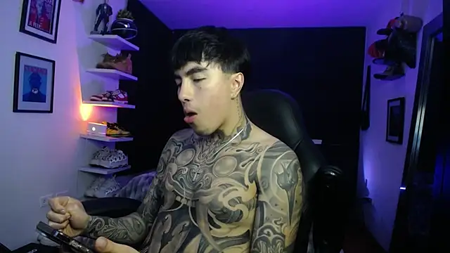 Snapshot of jung_dragon chatting on 10/19/25, 02:01 jung dragon online show from 10/19/25, 02:01