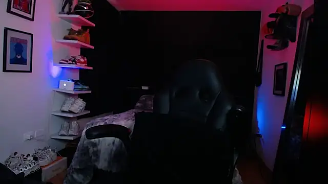 Snapshot of jung_dragon chatting on 10/23/25, 03:28 jung dragon online show from 10/23/25, 03:28