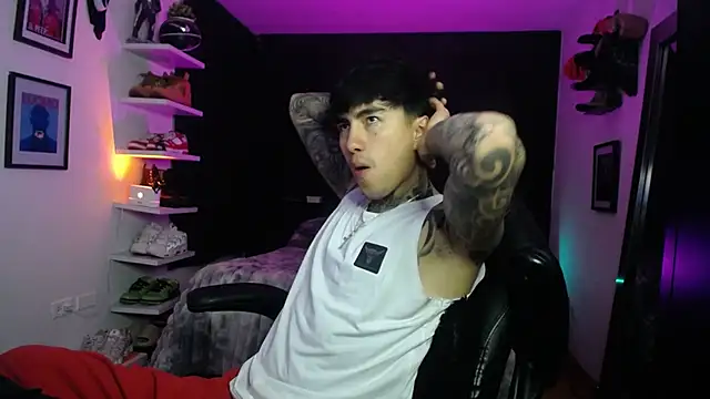 Snapshot of jung_dragon chatting on 11/18/25, 02:39 jung dragon online show from 11/18/25, 02:39