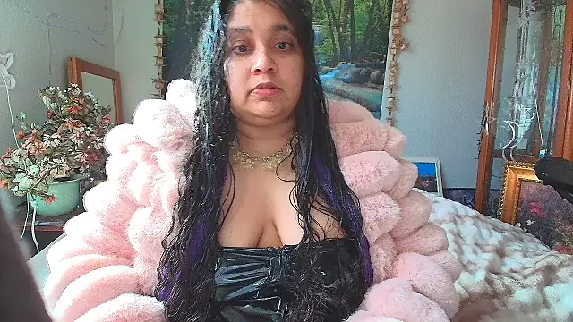 MelanieFawker online show from 03/06/25, 05:11