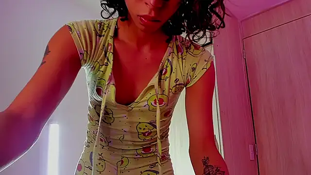 Bigcatalove online show from 12/24/24, 11:06